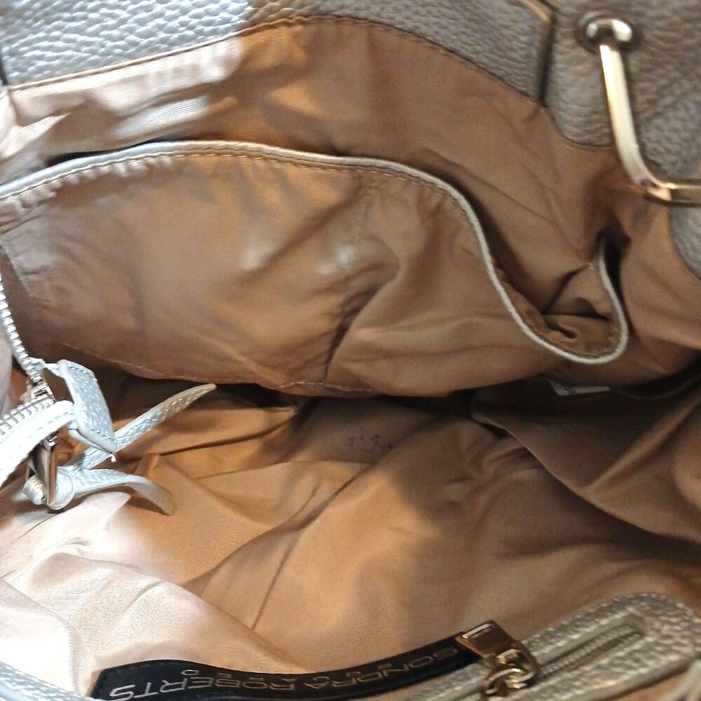 SANDRA ROBERTS SQUARED - METALLIC SILVER WOVEN DESIGN HANDBAG 11Wx11Hx5.5D - Picture 6 of 7